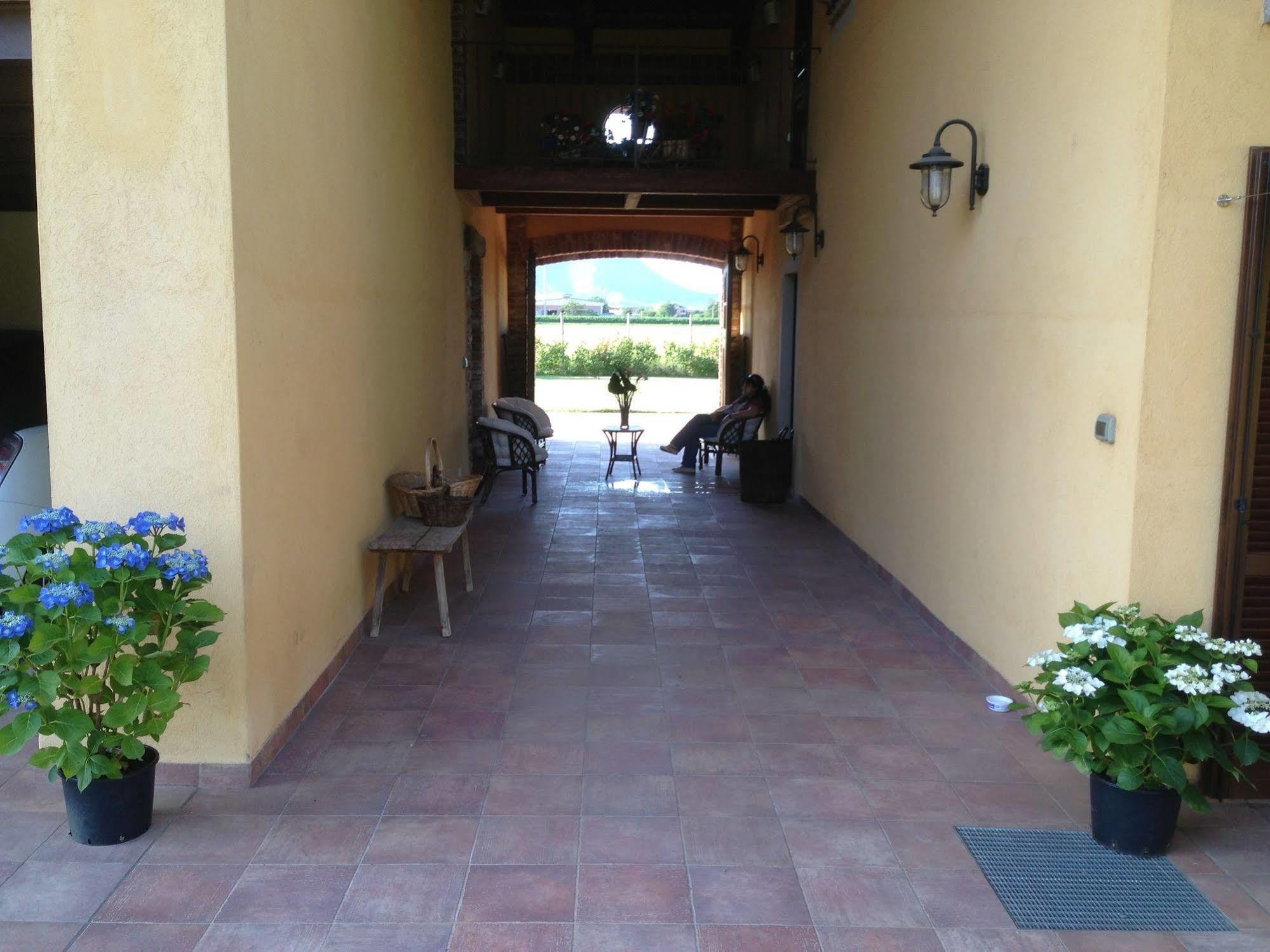 Quattro Gatti Bed & Breakfast Airasca ภายนอก รูปภาพ