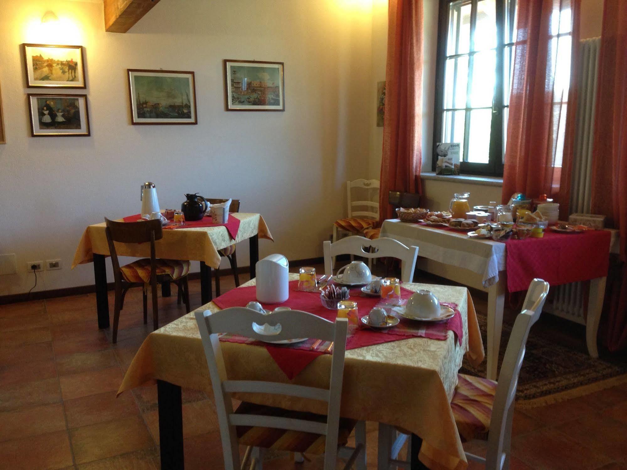Quattro Gatti Bed & Breakfast Airasca ภายนอก รูปภาพ